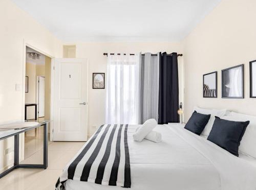 Lovely Tiny Home at Sunnybank CBD On Street Parking