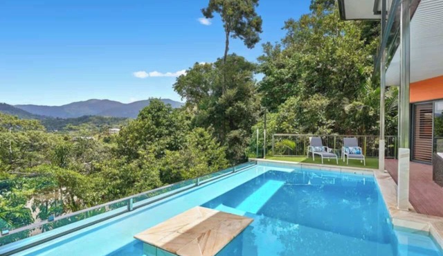 Luxury 4 Bedroom Villa with Private Pool Views