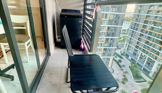 Luxury Cozy 1-bedroom apartment in amazing Vinhome Grandpark Q9 with AC