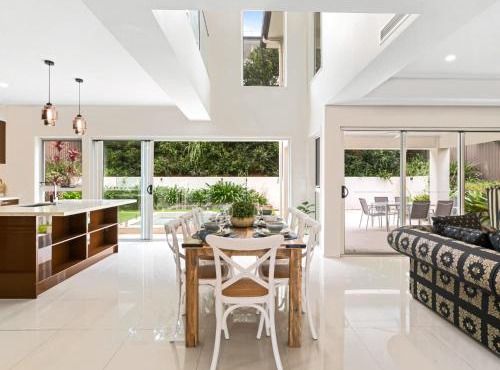 Luxury Hilltop Brand-New 5BD Holiday Home