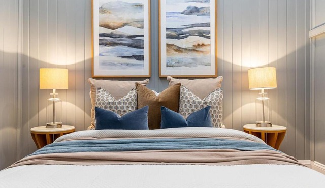 Luxury Queenslander Awaits! Sleeps 8, 3 car parks