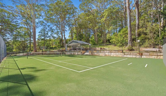 Luxury Villas Treetop Acreage with Tennis Court