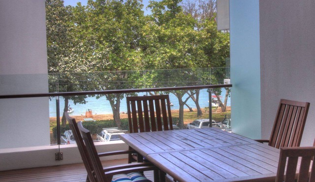 Maggies Beachfront Apt. 6