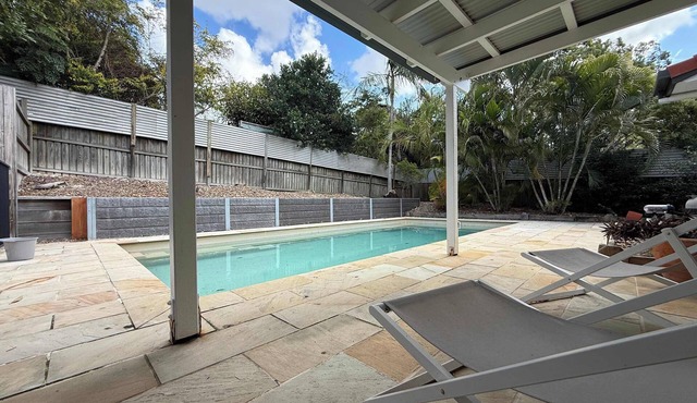 Midtown Oasis - Sleeps 9!