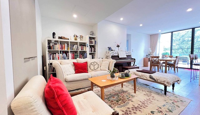 Modern 2BR Apt in St Ives | Huge Balcony & Pet Friendly | Walk to Shopping Mall