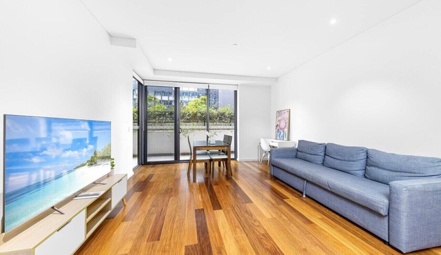 Modern 2BR Ground-Floor APT in Heart of Burwood