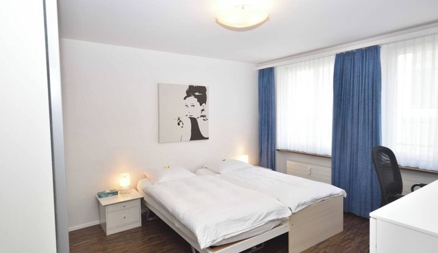 Modern 2BR near lake - Flower 13