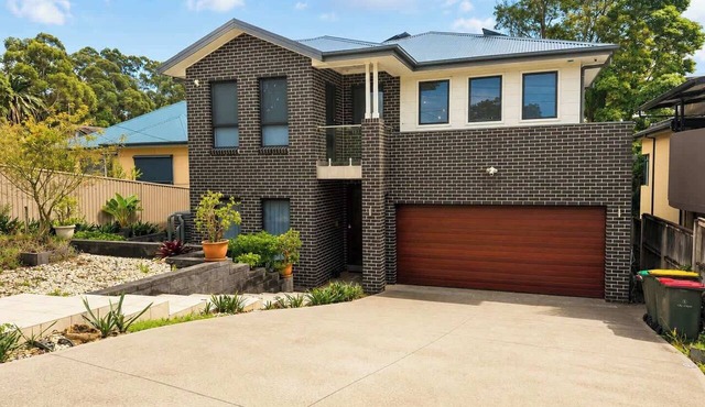 Modern 5 Bedroom Ryde Home - Sleeps 12, Fast Wi-Fi