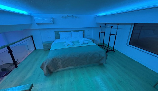Modern Athens Loft 160m from Metro 3 min from Piraeus Port 6 Guests