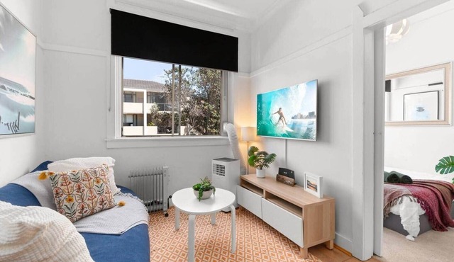 Modern Bondi Pad, Steps to Beach