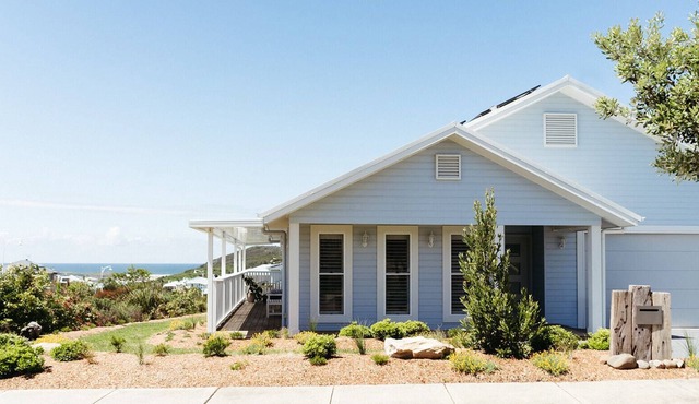 Moonee Retreat at Catherine Hill Bay - Beautiful Ocean Views!