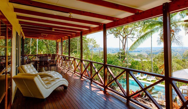 Mount Panorama: Mowbray Forest Retreat with Pool
