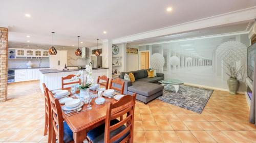 Mt Tamborine Stonehaven Manor