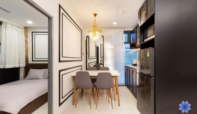 NEW HOME APARTMENT, ELEVATOR, KITCHEN, WASHING vs DRYER, 800m TO AIRPORT