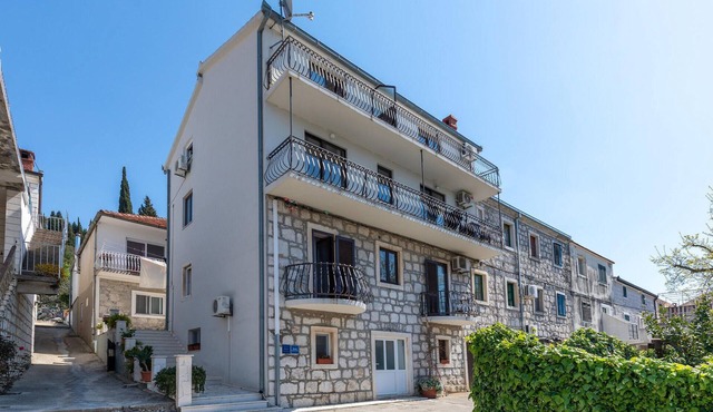Nice apartment in Blace with WiFi