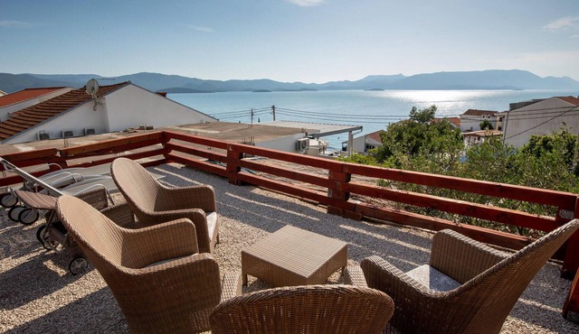 Nice apartment in Komarna with WiFi