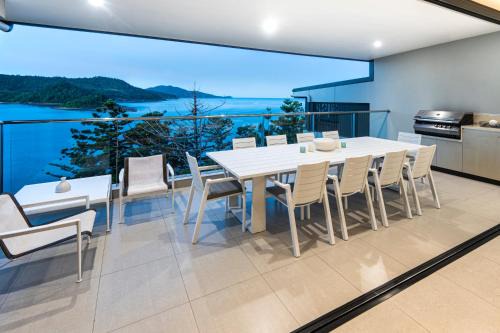 North Cape 5 on Hamilton Island by HIHA