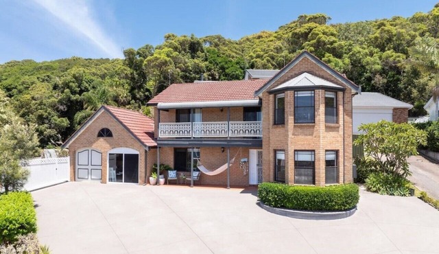 Oceans 21 Caves Beach 5BR Sleeps 13 Ocean Vi