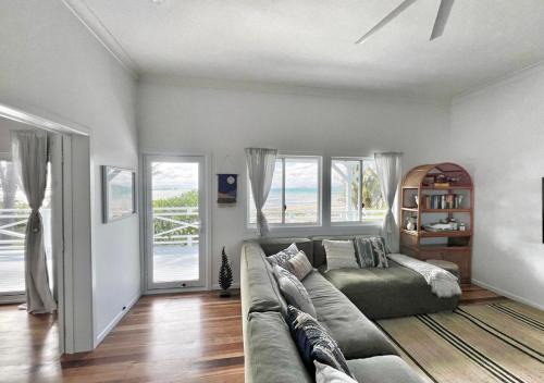 On the Beach, Seaview's, Bowen Beach House
