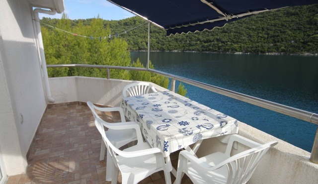 One bedroom apartment near beach Pasadur (Lastovo) (A-8386-b)