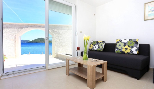 One bedroom apartment near beach Klek, Neretva Delta - Ušće Neretve (A-10031-a)