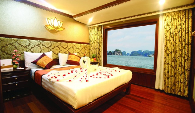 Oriental Sails in Ha Long