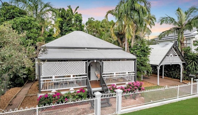 Palm Grove Cottage & Private Studio