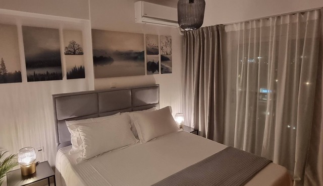 ParkView - PS4. Next to the Metro, the Piraeus Port and Lipasmata Festival Park!