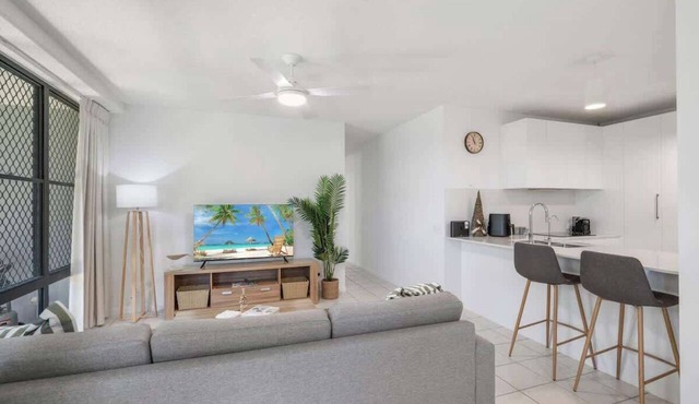 Pawfect Coastal - Pet friendly, Beachfront, Pool