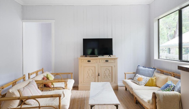 Pearl Beach Semi - 2 min to sand & sea - Wattle
