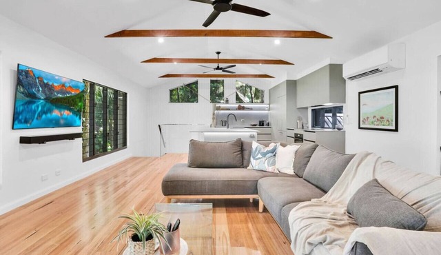 Pixie Haven- Coastal Bliss Meets Rainforest Tranquility – Luxurious Beachfront Escape