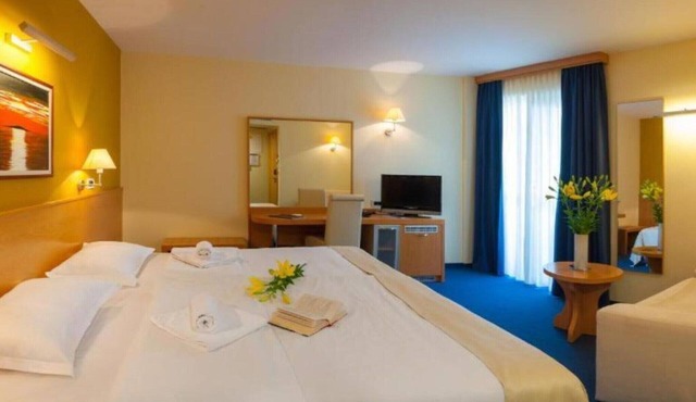 Premium Double Room With Private Bathroom 3