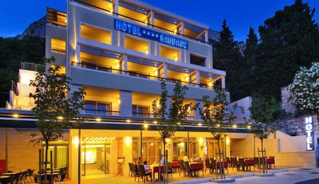 Premium Double Room With Private Bathroom 4