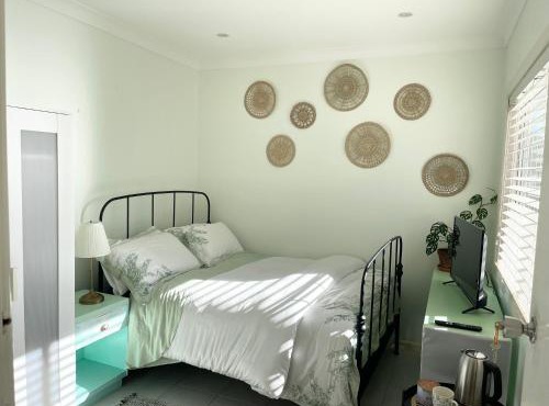 Private bath garden view guest room pet friendly