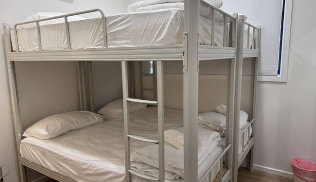 Private Modern Room | Sleeps 4 | Menangle Park