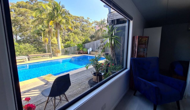 Private pool & sauna 60 seconds drive to Avoca beach or Terrigal beach & shopsnn