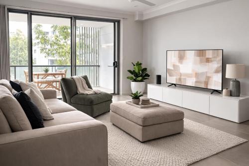 Private Upstairs Retreat, 1BR Apartment