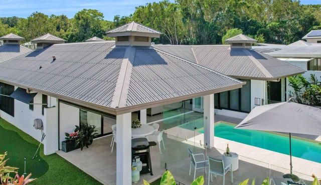 Pura Villa - Luxury Pavilion-Style Home with Private Pool in Palm Cove