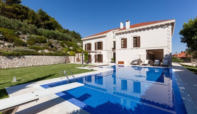 Pure luxury in the center of Split with a beautiful garden and pool