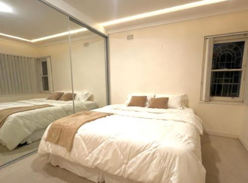 Quiet Guest Room in Burwood