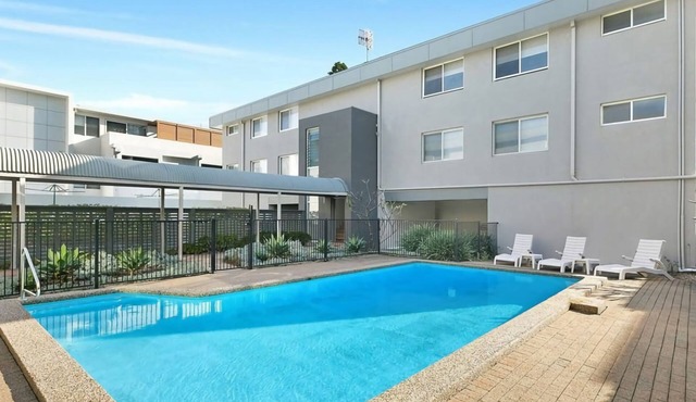 Regency Court 4 - The Entrance North