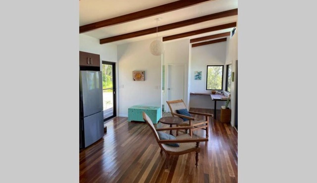 Ridge Cabin - Stunning Views - 5km From Neighbours