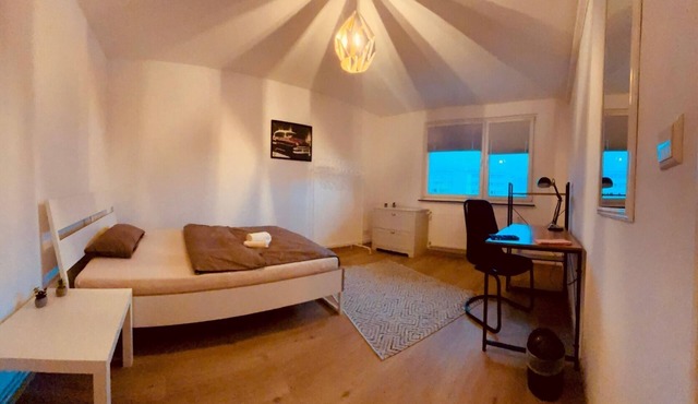 Room "white" in shared flat - central & quiet - VW, Autostadt, VfL parking lot and WLAN in Wolfsburg