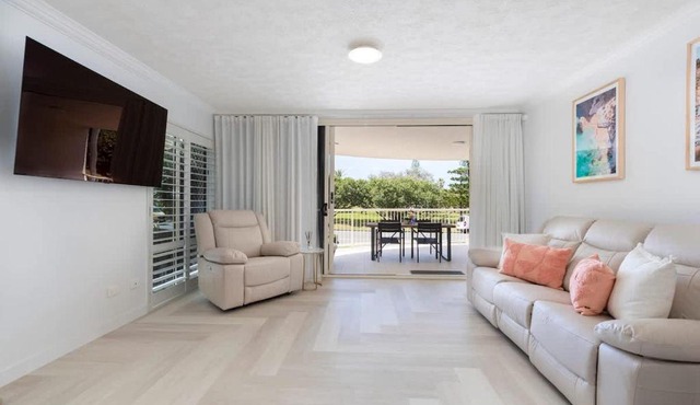 Salt & Sky - Kawana Rooftop Beach Break