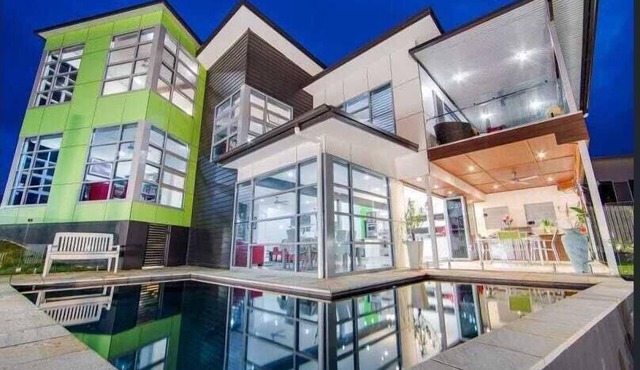 Sandy View - 180 degree views - Luxury Home