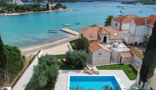 Seaside luxury villa with a swimming pool Lovište, Pelješac (K-27588)