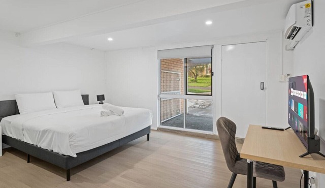 Self-Contained Studio | Perfect for Solo Travelers in MacGregor