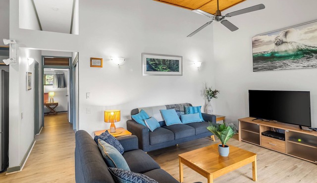Sensational Satinay Villa 633. Peaceful natural retreat with sea view.