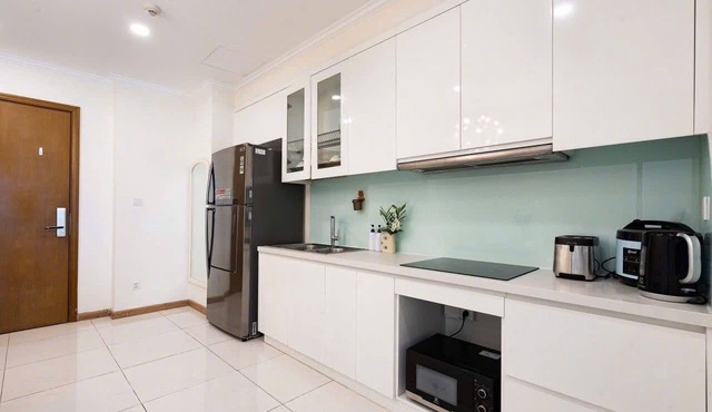Serene 2-bedroom condo with AC in Thành phố Hồ Chí Minh
