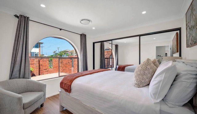 Sienna Arches Modern Family Haven near Ocean Baths
